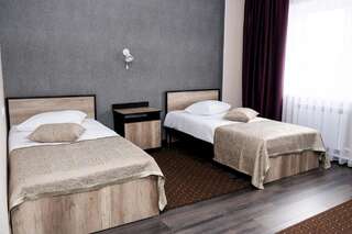 Отель ORIENT Ош Двухместный номер с 2 отдельными кроватями и душем-3